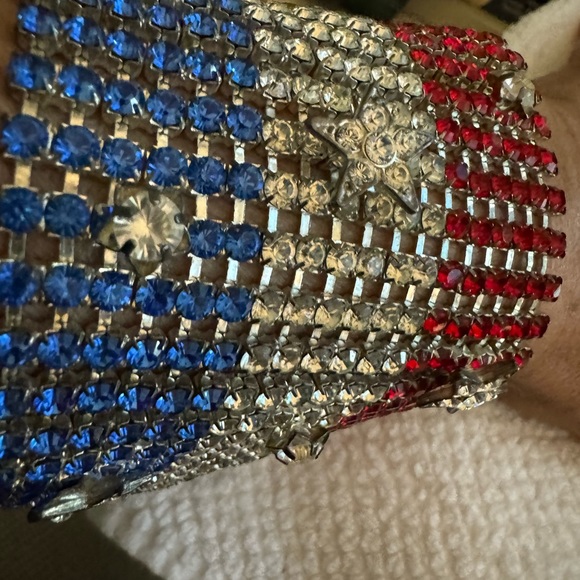 Rhinestone cuff - Picture 4 of 5